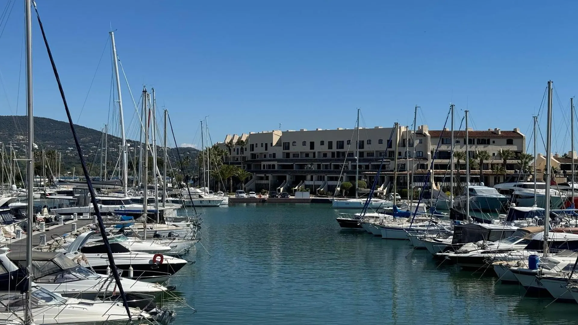 Les Marines De Cogolin Apartment