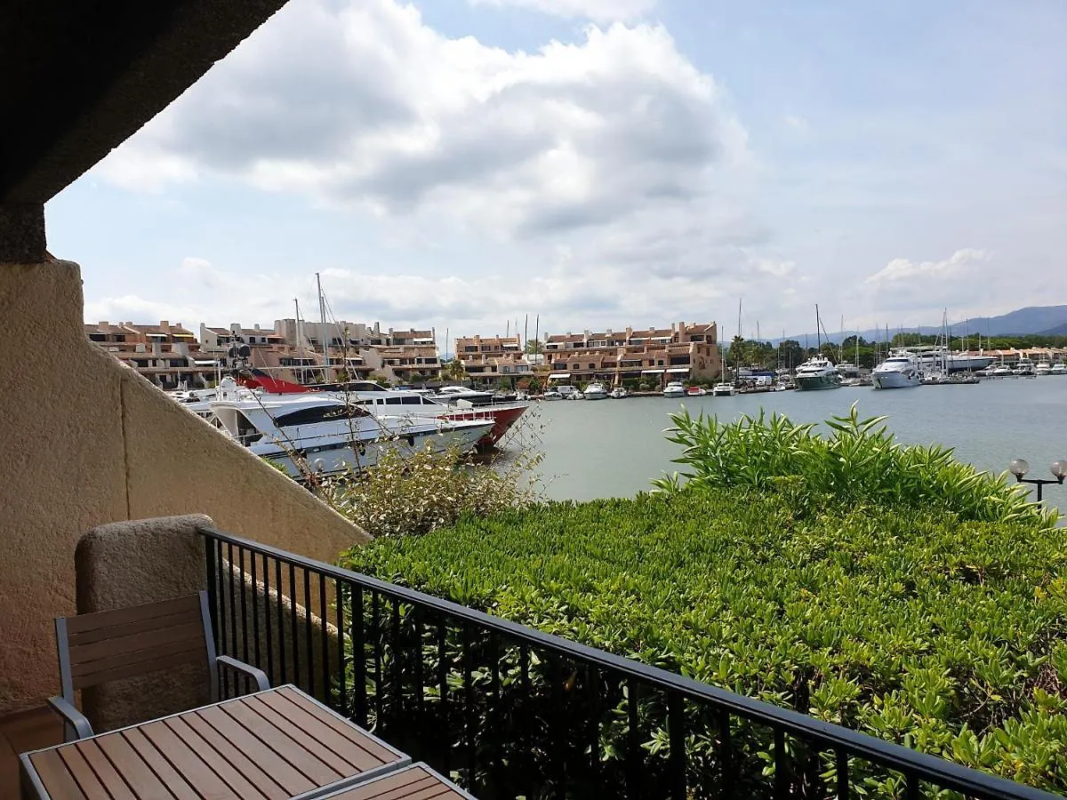Les Marines De Cogolin Apartment